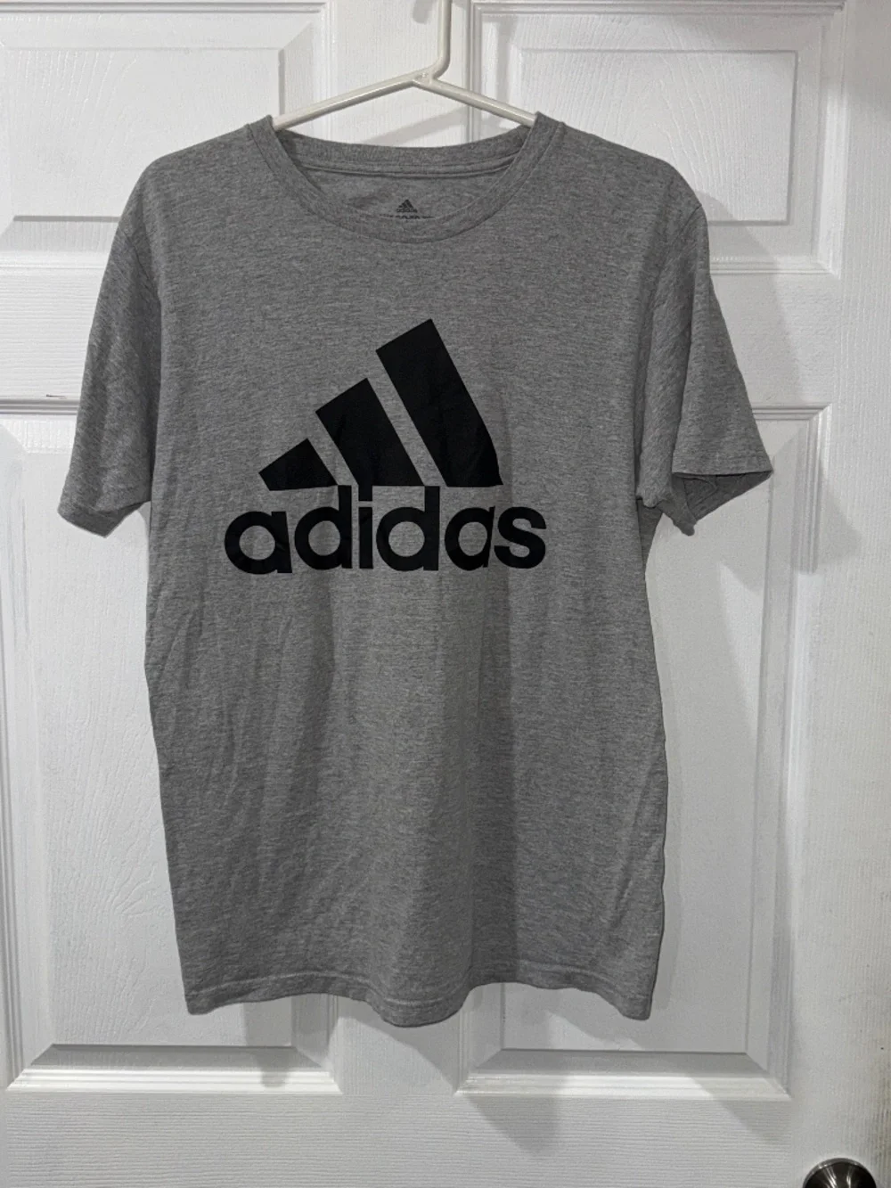 Adidas THE GO TO TEE in Gray - MEDIUM